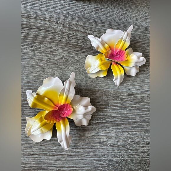 Elegant Floral Earrings A1428 - Picture 3 of 5